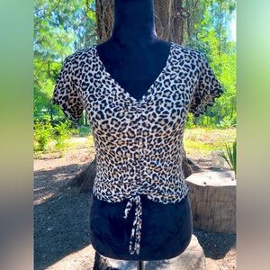 ⭐️$5 when bundled⭐️ FashionNova Leopard Top